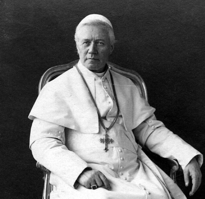 Pope-Pius-X-1905.jpg
